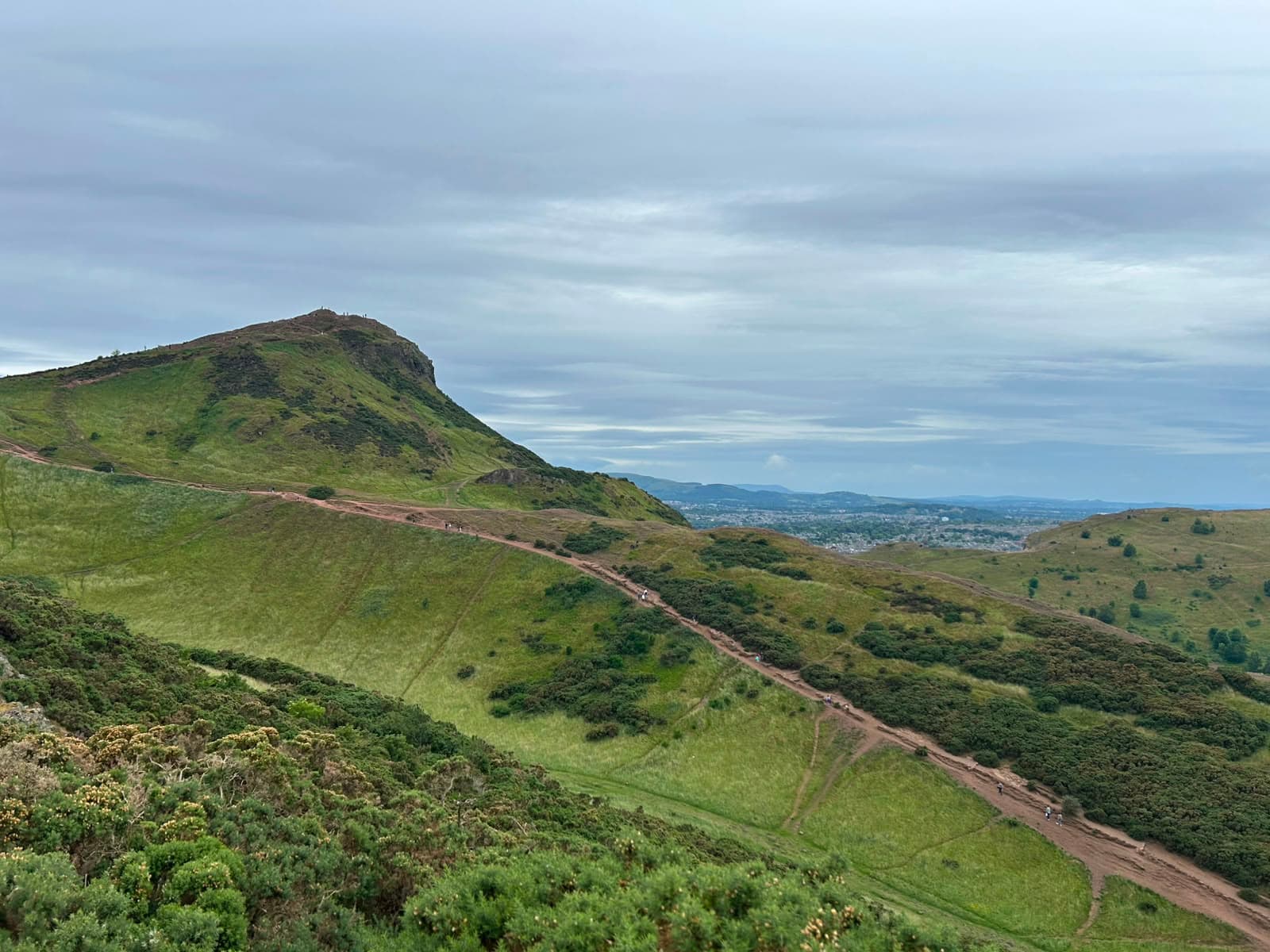 Arthur's Seat en Edimburgo: Guía completa para hacer el trekking