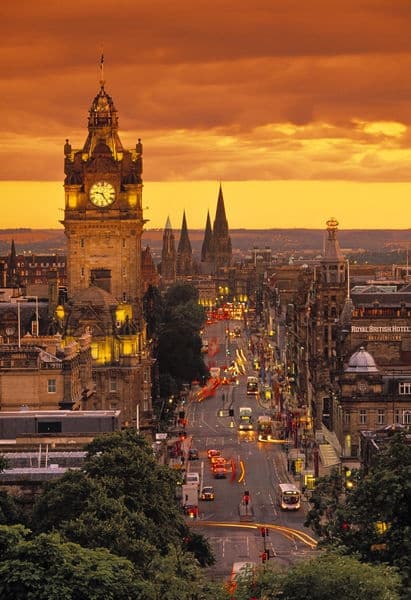 Calton Hill in Edinburgh: Guide to Visiting the Park and its Viewpoints - Imagen 4