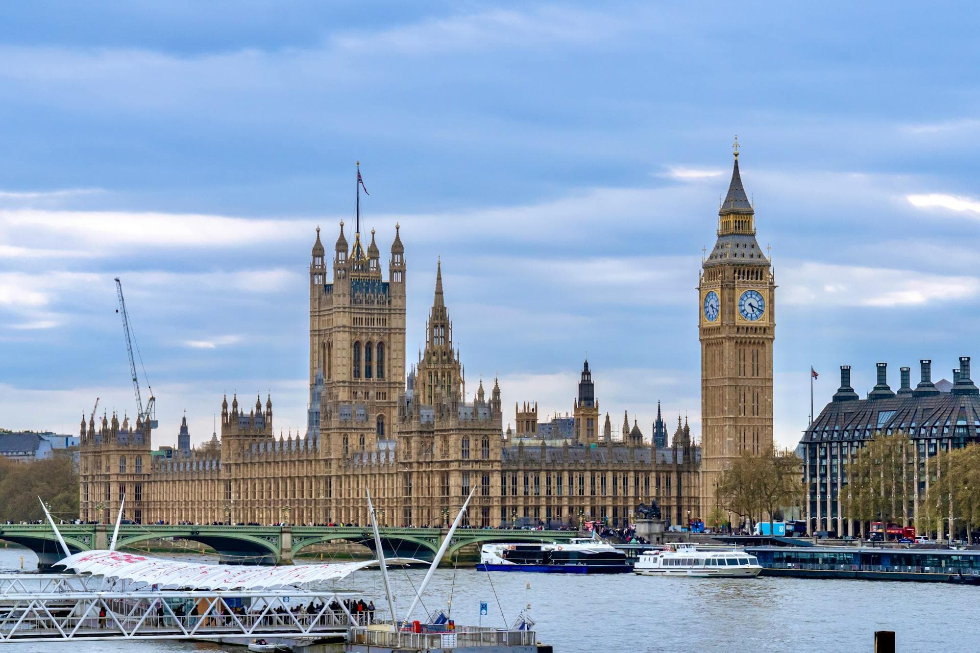 Complete Guide to Traveling through England: Must-Sees, Routes, and Practical Tips