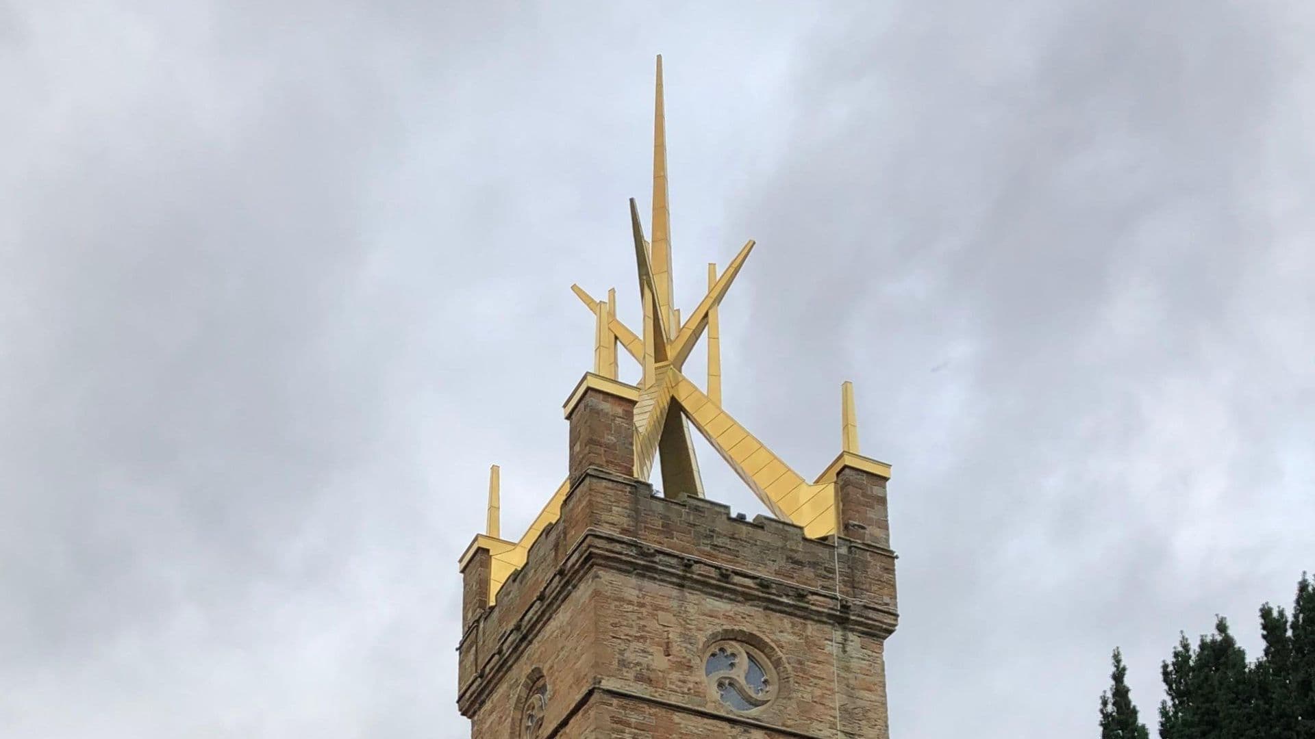 Linlithgow Guide: What to see, Mary Queen of Scots' Palace, the Loch and the Canal