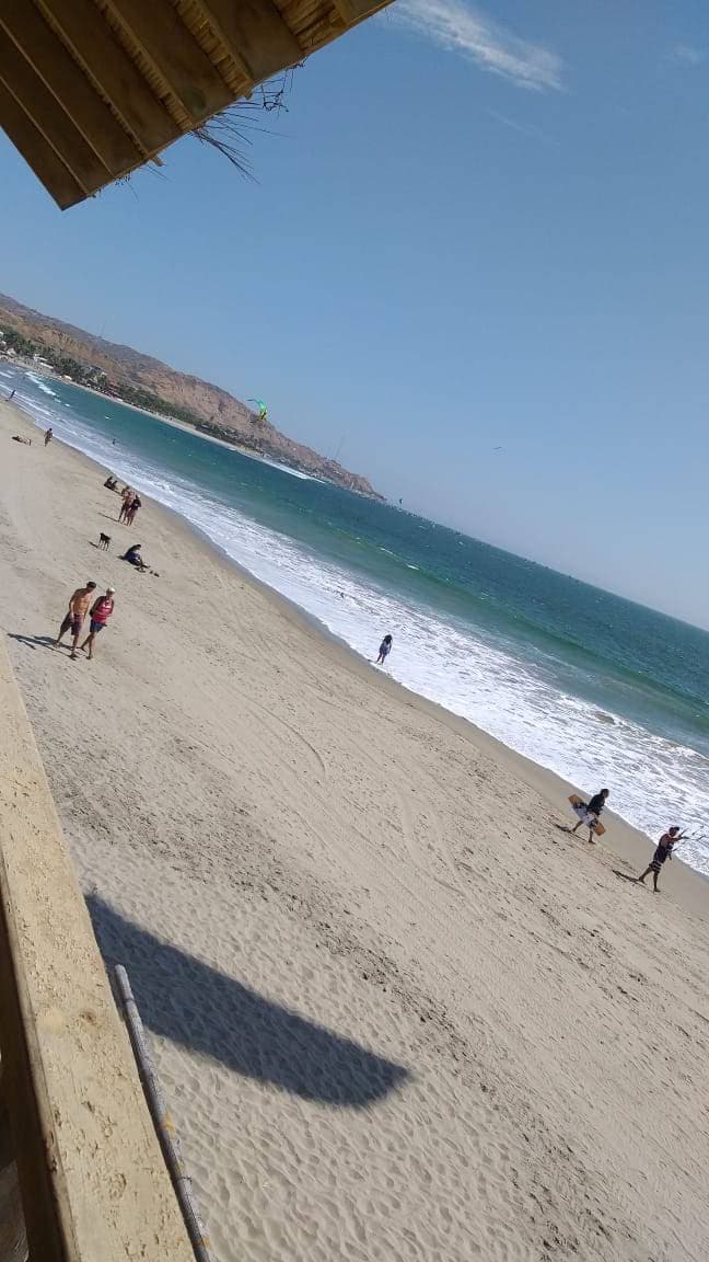 Guía de Máncora 2026: Playas, Surf, Ballenas y Consejos de Viaje - Imagen 4