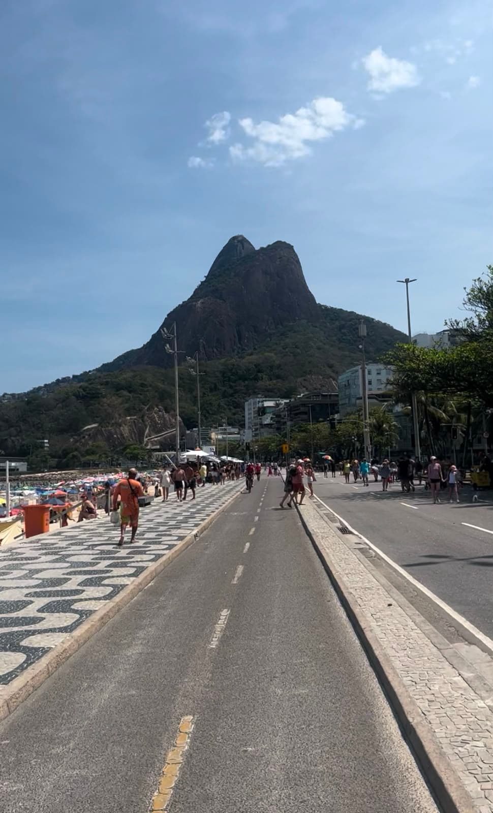 Recorrer Río de Janeiro en bicicleta: barrios, costa y uno de los tramos más increíbles del mundo - Imagen 6