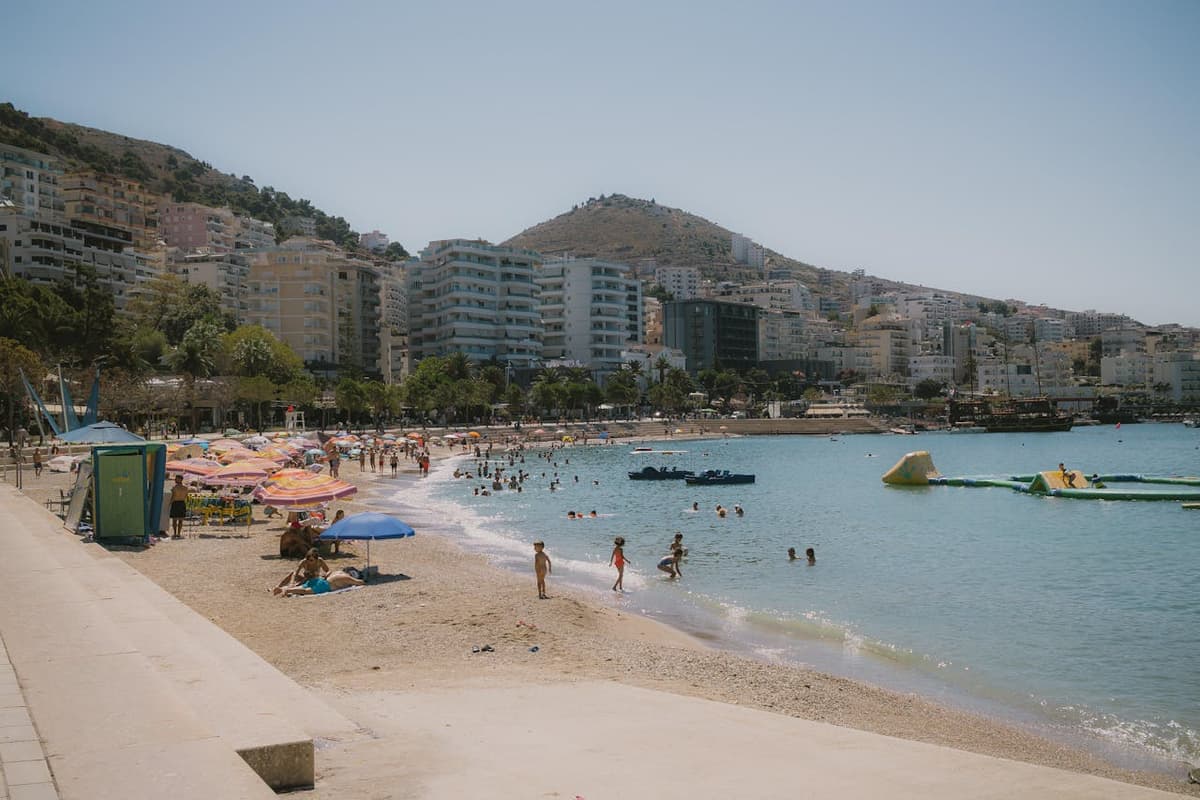 Viajar a Sarandë: playas del mar Jónico y joyas históricas de Albania - Imagen 9