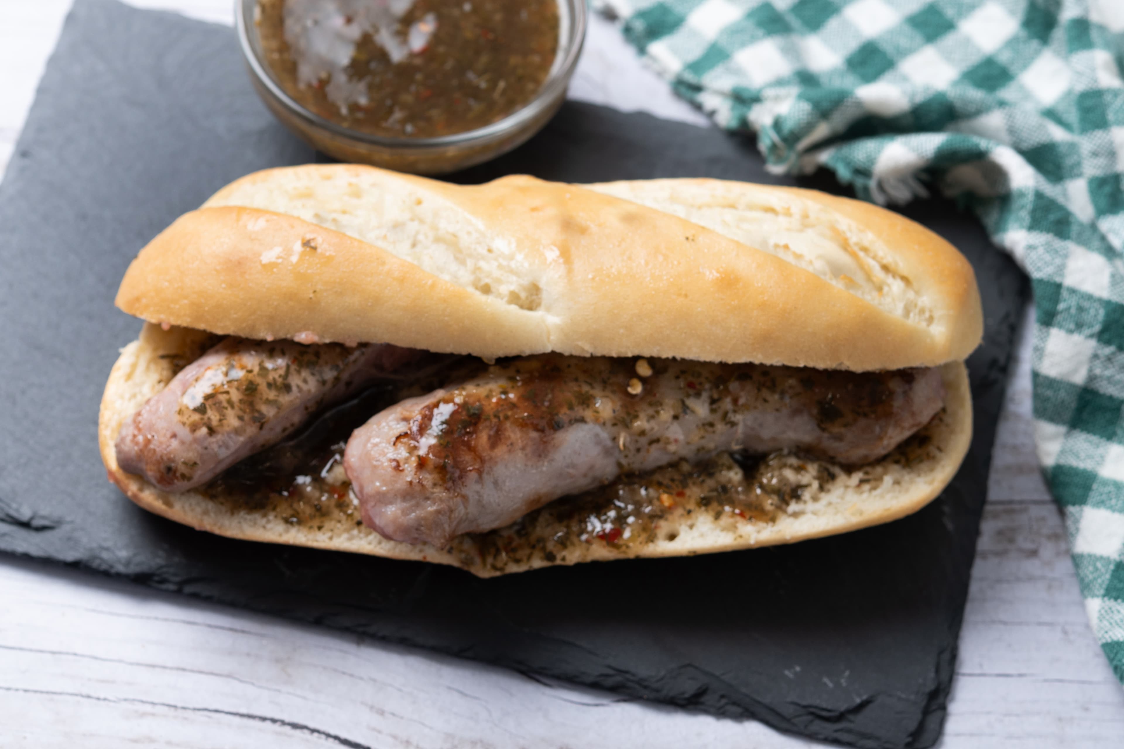 The choripán (popularly called chori) is the most iconic sandwich in Argentine gastronomy.
