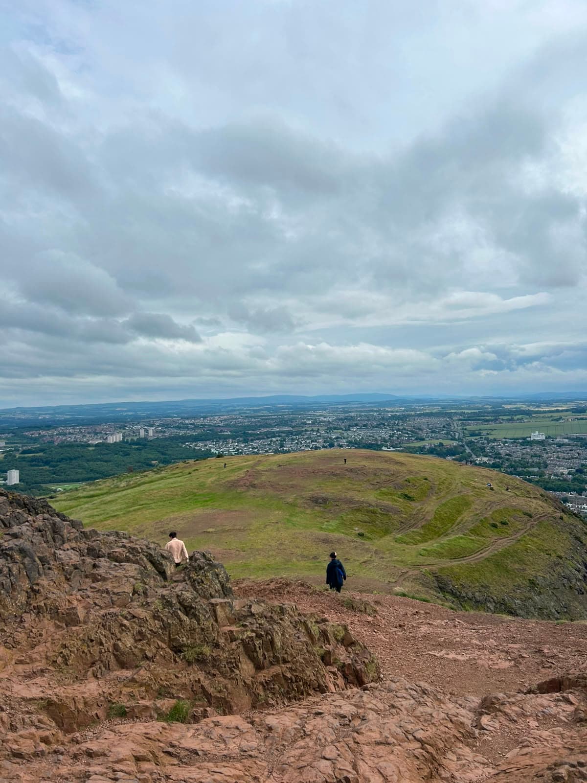 Arthur's Seat en Edimburgo: Guía completa para hacer el trekking - Imagen 1