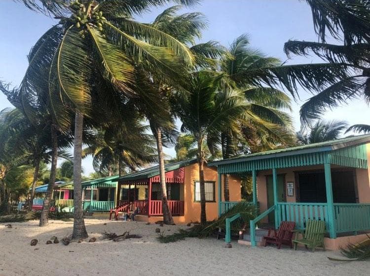 Placencia, Belize: Caribbean beaches, reefs, and relaxed local life - Imagen 7