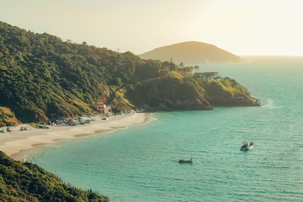 Arraial do Cabo is known as the 'Brazilian Caribbean'. It is a destination focused on the visual perfection of its water and easy access, with a simple town and limited infrastructure.