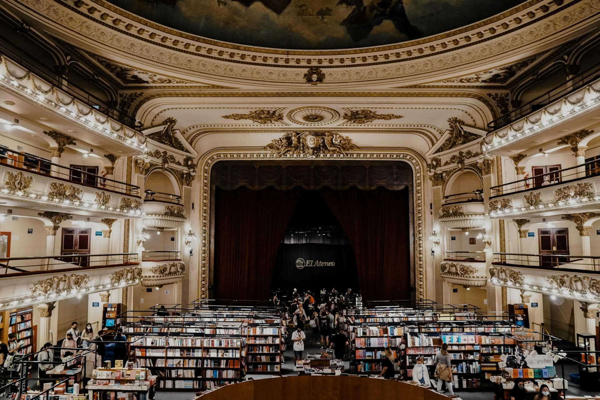 El Ateneo Bookstore.