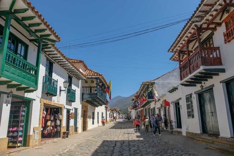 Villa de Leyva is one of the most beautiful and best-preserved colonial towns in Colombia. It is located in the department of Boyacá. It stands out for its intact colonial architecture, cobblestone streets, and its huge Plaza Mayor, one of the largest in Latin America.