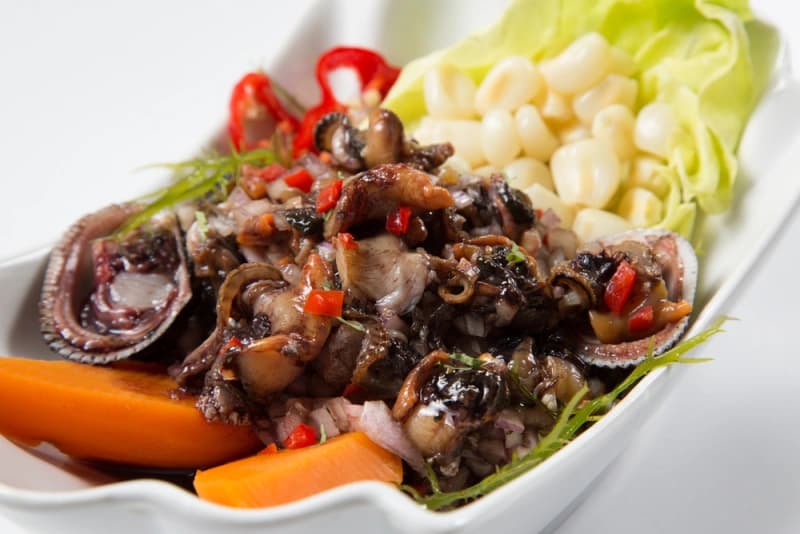 Ceviche with black clams, a classic of the northern Peruvian coast.