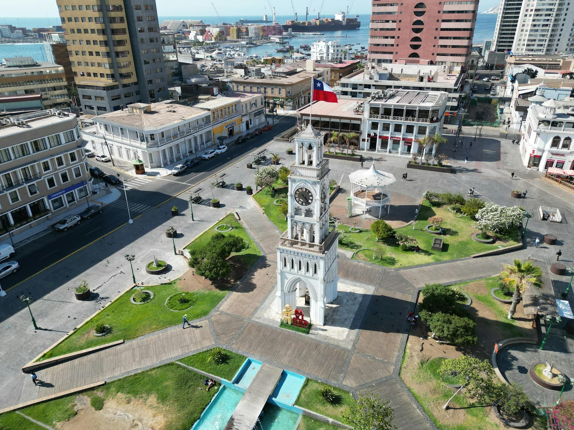 Plaza central de Iquique, Chile.