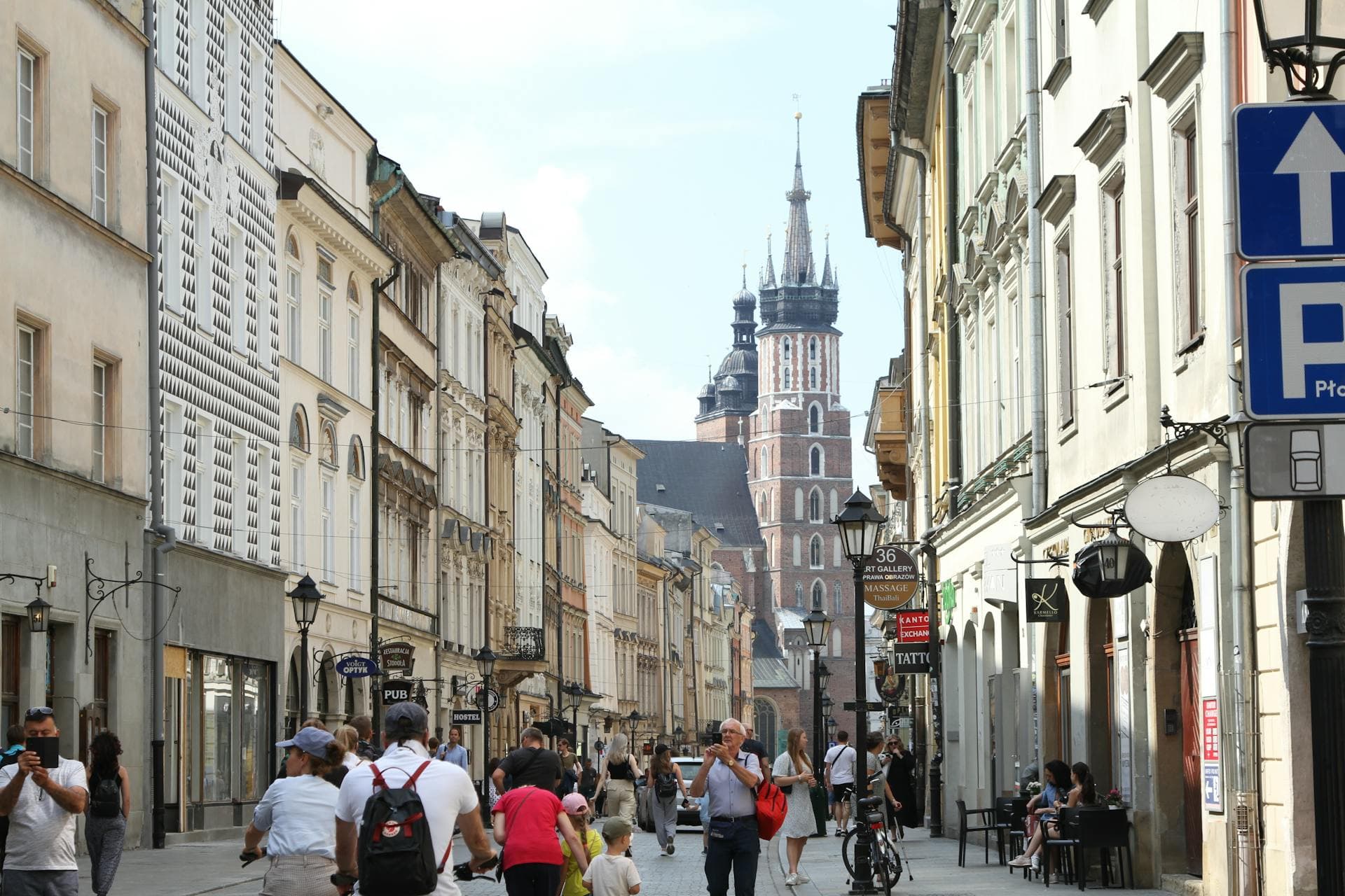 Calle dentro del Casco Antiguo de Cracovia, Polonia.