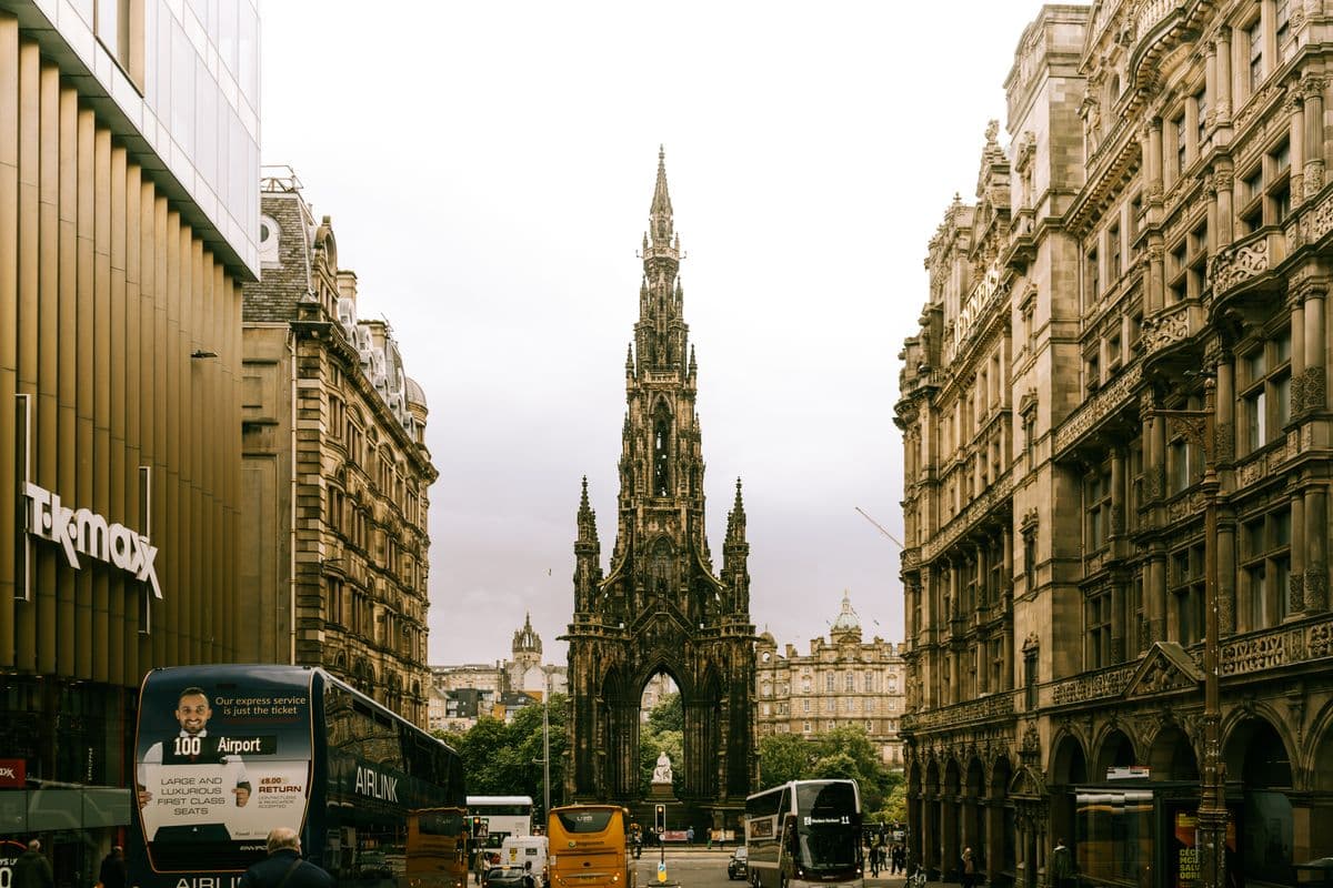 Visiting the Scott Monument in Edinburgh: 2026 Prices, Hours, and Climb
