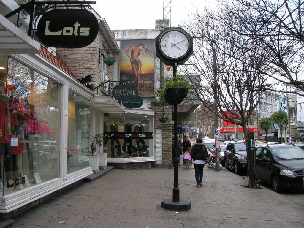 Calle Güemes en Mar del Plata, Argentina.