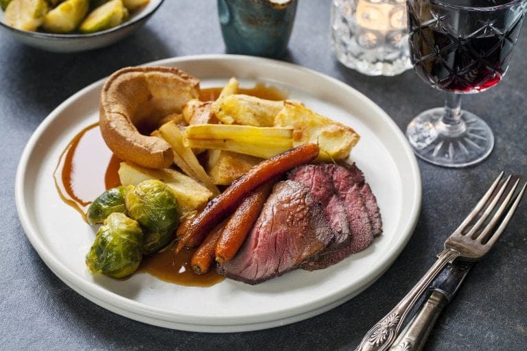 El Sunday Roast (Asado del Domingo) es la tradición culinaria más emblemática del Reino Unido.