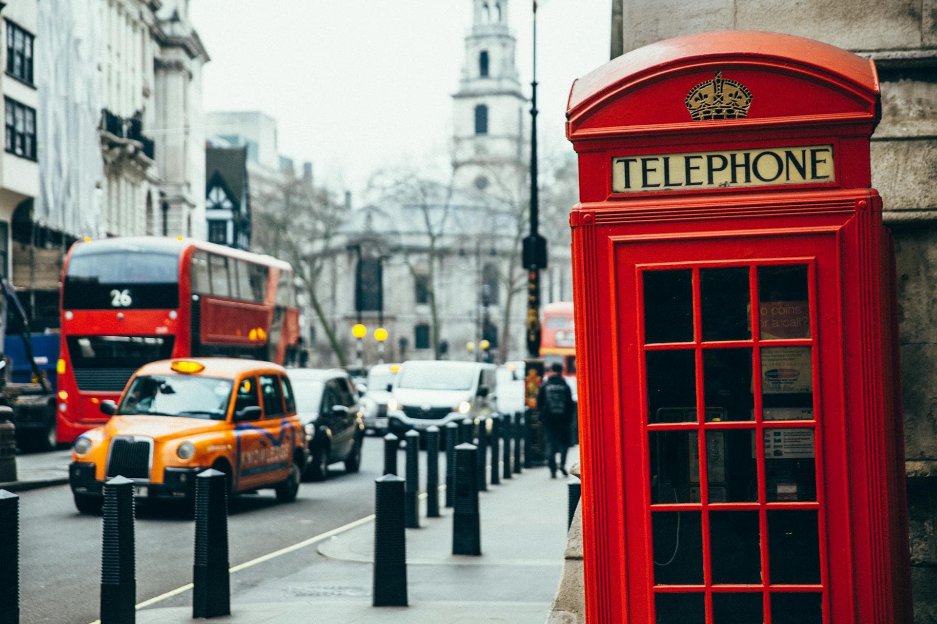 Cabina de teléfono roja, un clásico del Reino Unido.