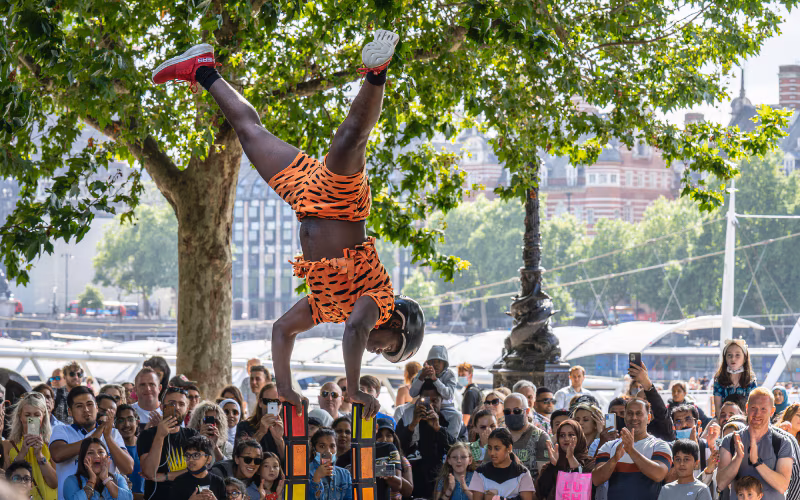 Artista callejero en Southbank, Londres.