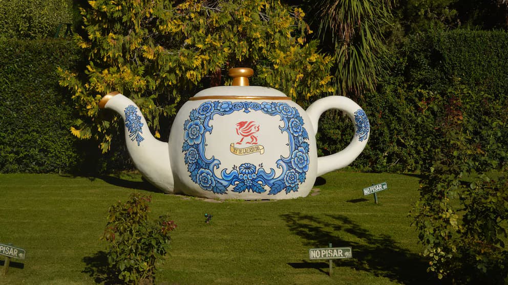 Welsh tea houses in Gaiman offer an authentic cultural and gastronomic experience.