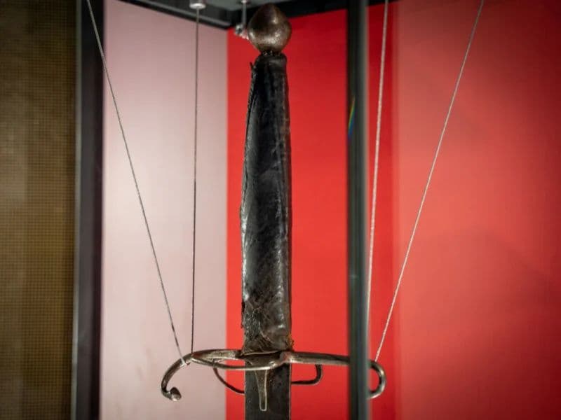 El Monumento a Wallace exhibe la verdadera espada de William Wallace. Stirling, Escocia.