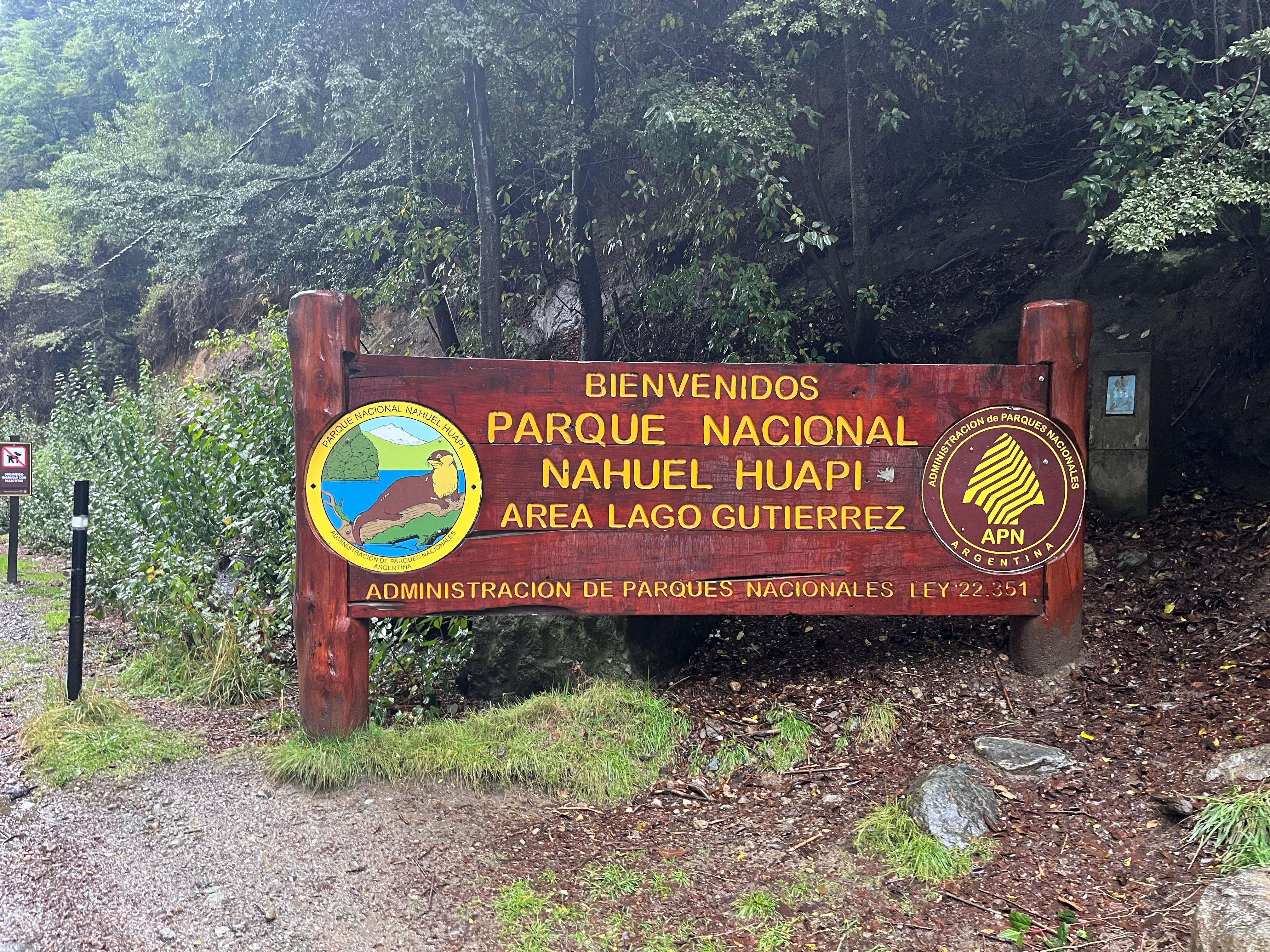 El lago Gutierrez pertenece al Parque Nacional Nahuel Huapi, en Bariloche, Argentina.