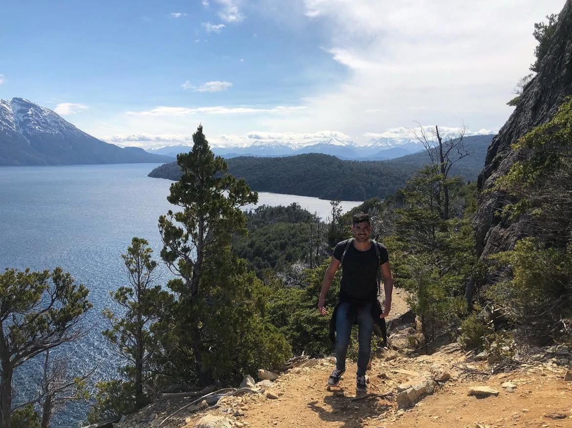 La dificultad del sendero es Baja/Media. Es apto para familias y niños. Siempre con precaución y manteniendose alejados de los acantilados.