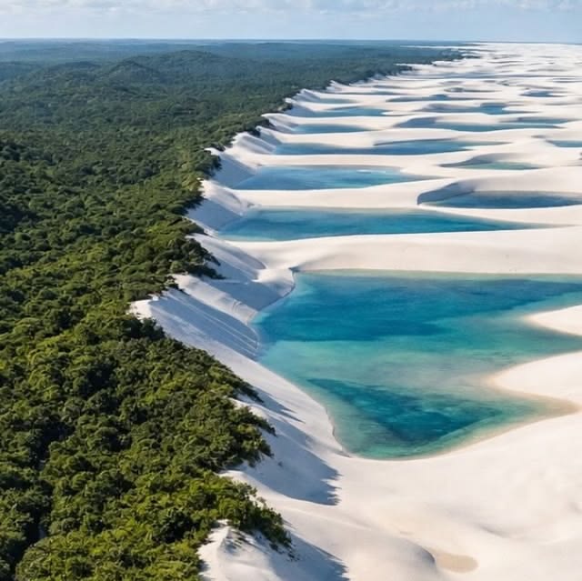 Lençóis Maranhenses is a unique natural spectacle in the world, consisting of a huge desert of white sand dunes filled with freshwater lagoons in shades of blue and emerald green.