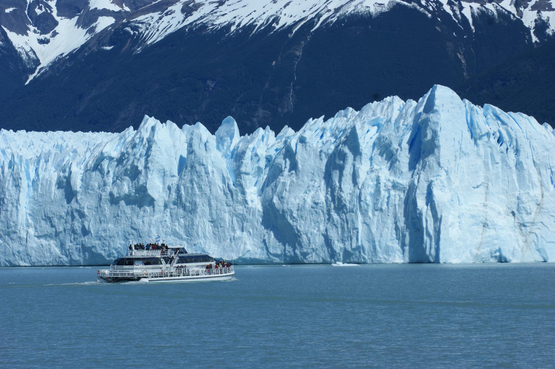 Navigation in front of the Perito Moreno glacier, El Calafate, Argentina.