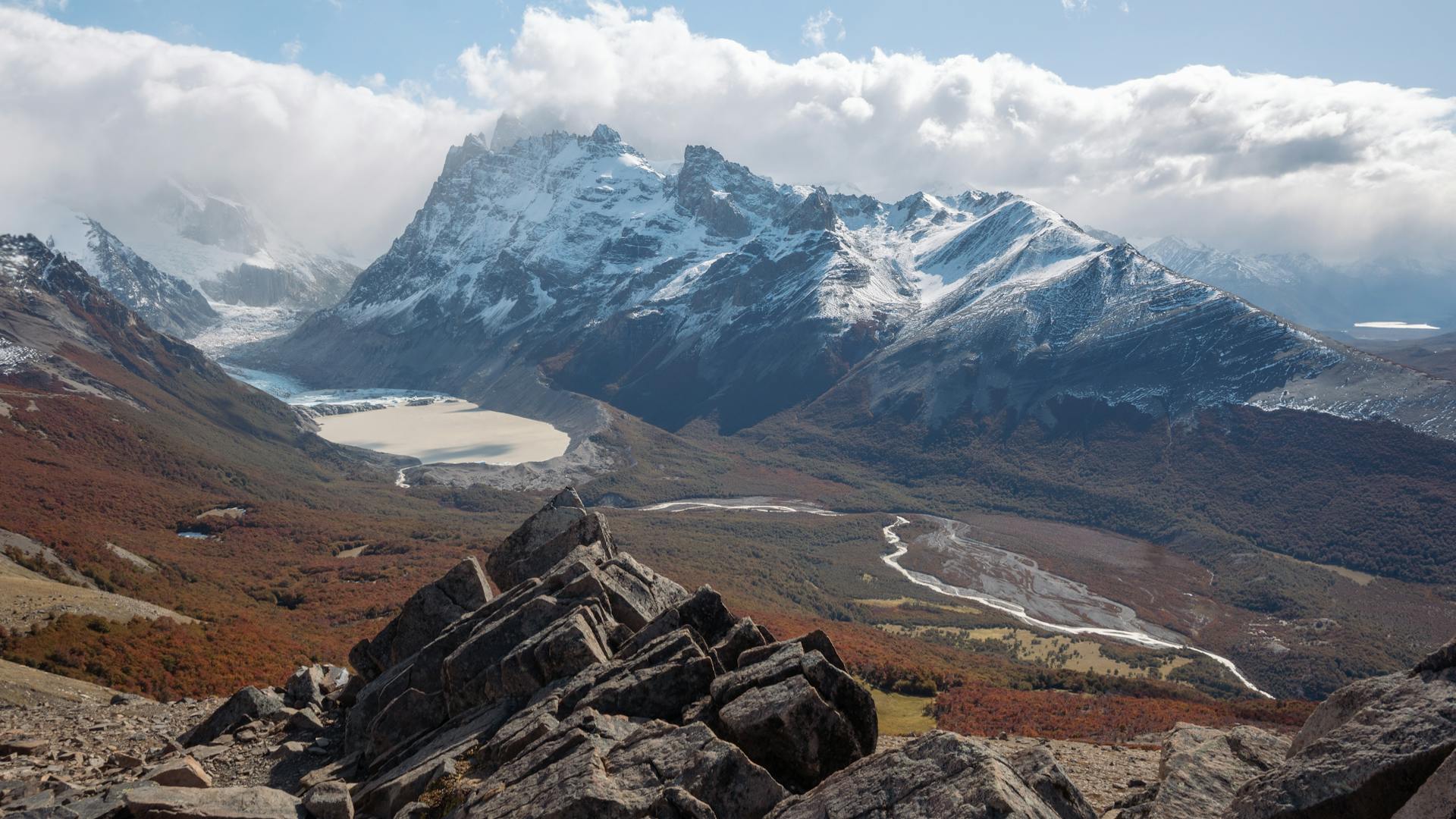 Loma del Pliegue Tumbado viewpoint in El Chaltén, Argentina.