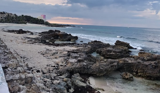 Vista la costa de Isla Mujeres, en Quintana Roo, Mexico.