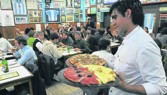 Pizzaria El Cuartito. Buenos Aires.