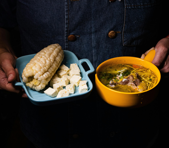 Locro ecuatoriano, plato típico y muy popular.