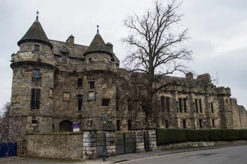 O imponente Palácio Real de Falkland, Escócia.