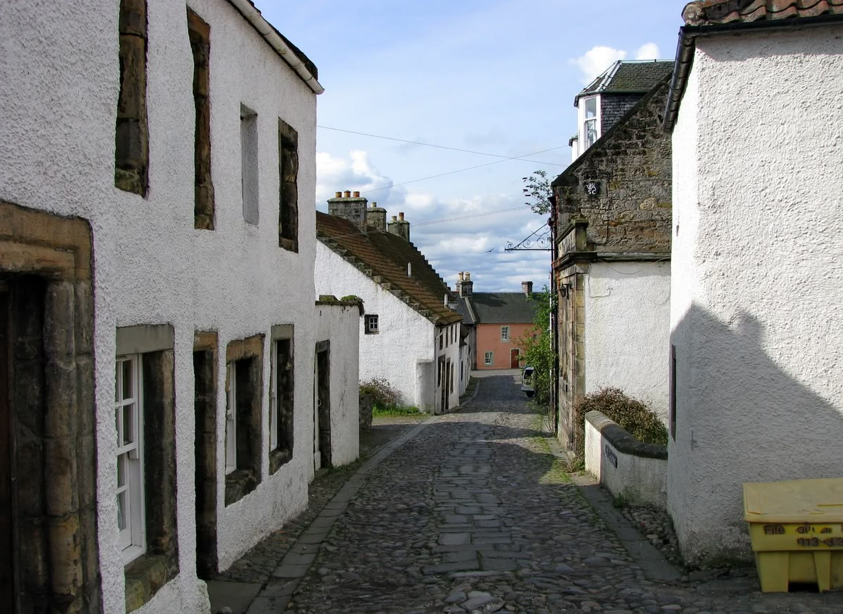 Ruelas medievais de Falkland, Escócia.