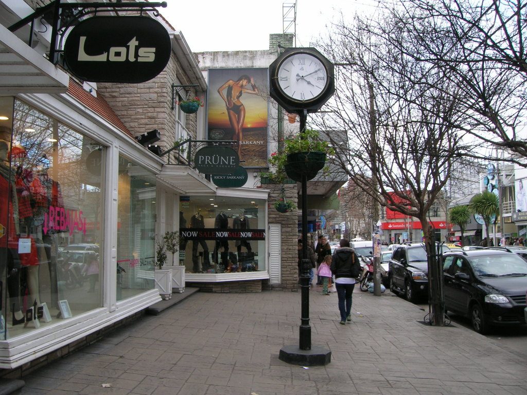 Calle Güemes en Mar del Plata, Argentina.