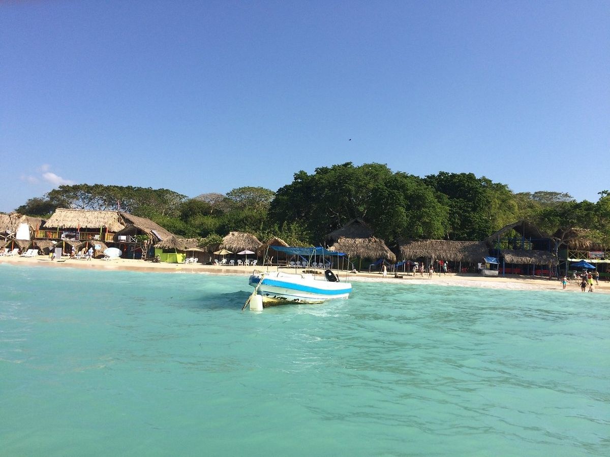 Playa Tranquila. Es la continuación de Playa Blanca caminando 15 minutos; hay menos gente y el agua es igual de increíble.