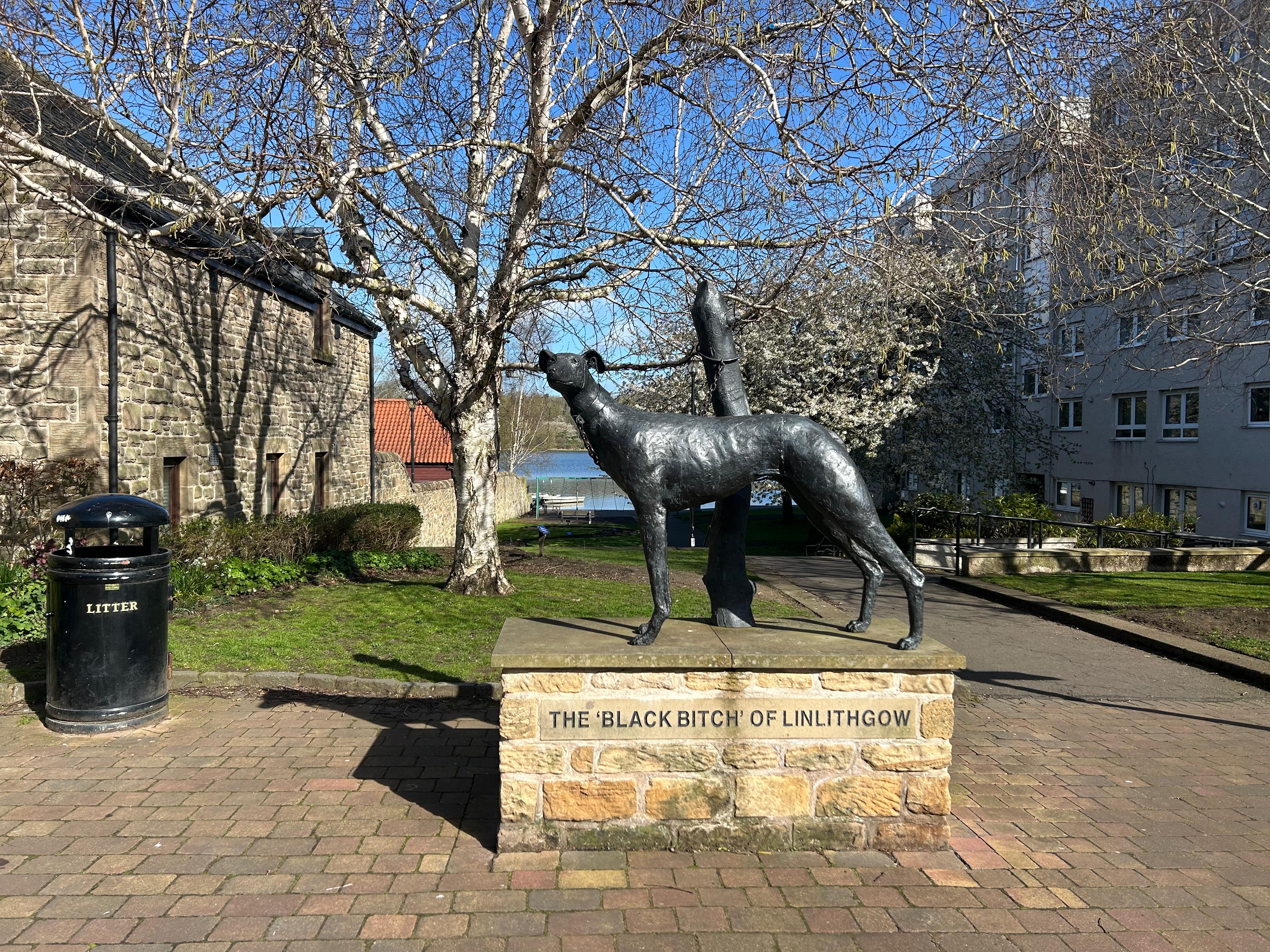 Monument to the 'Black Bitch', Linlithgow's four-legged heroine. Symbol of the loyalty that gives its name to the local demonym and the oldest pub in town.