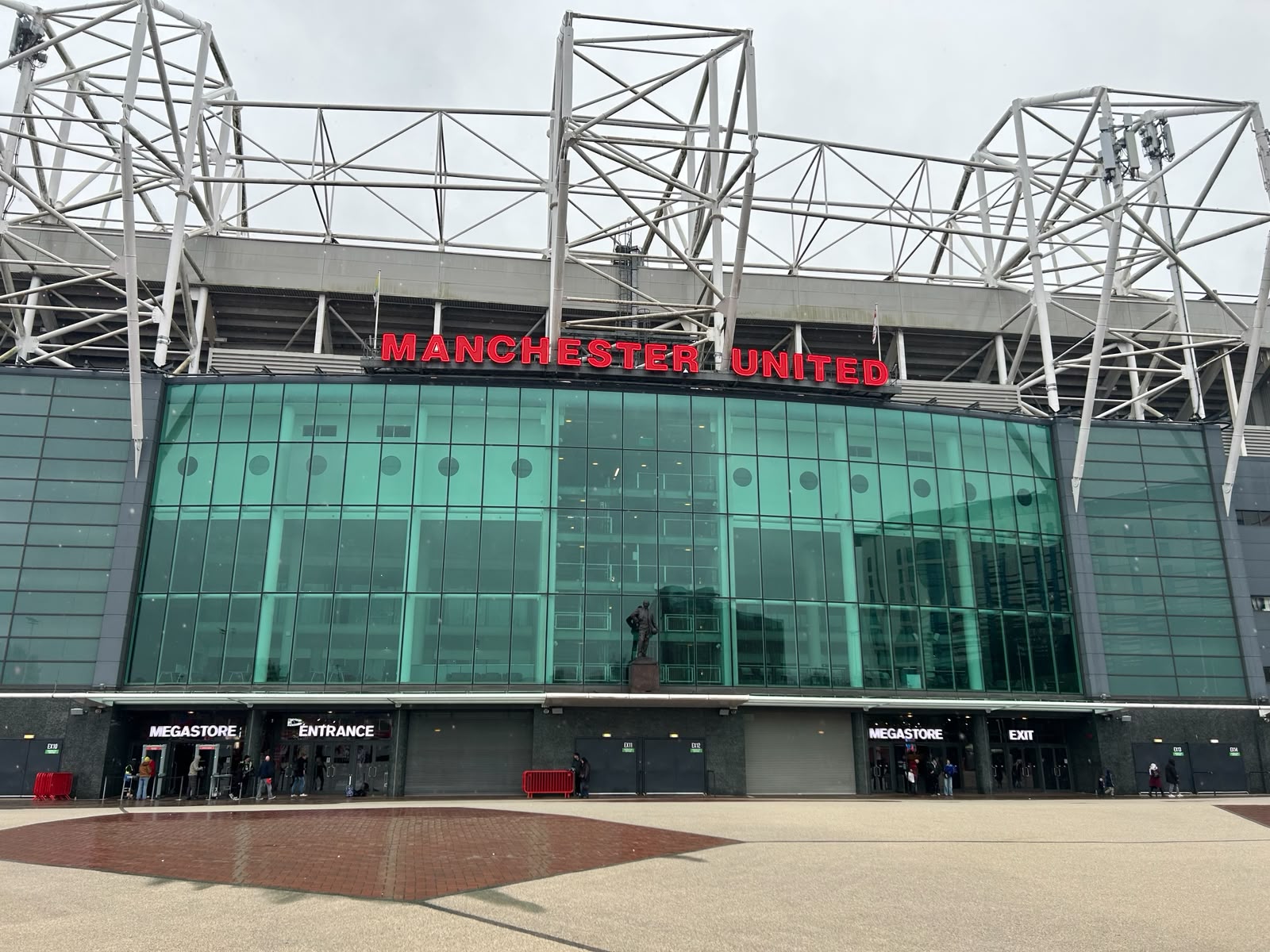 Exterior del estadio de fútbol Old Trafford, la mítica sede del Manchester United.