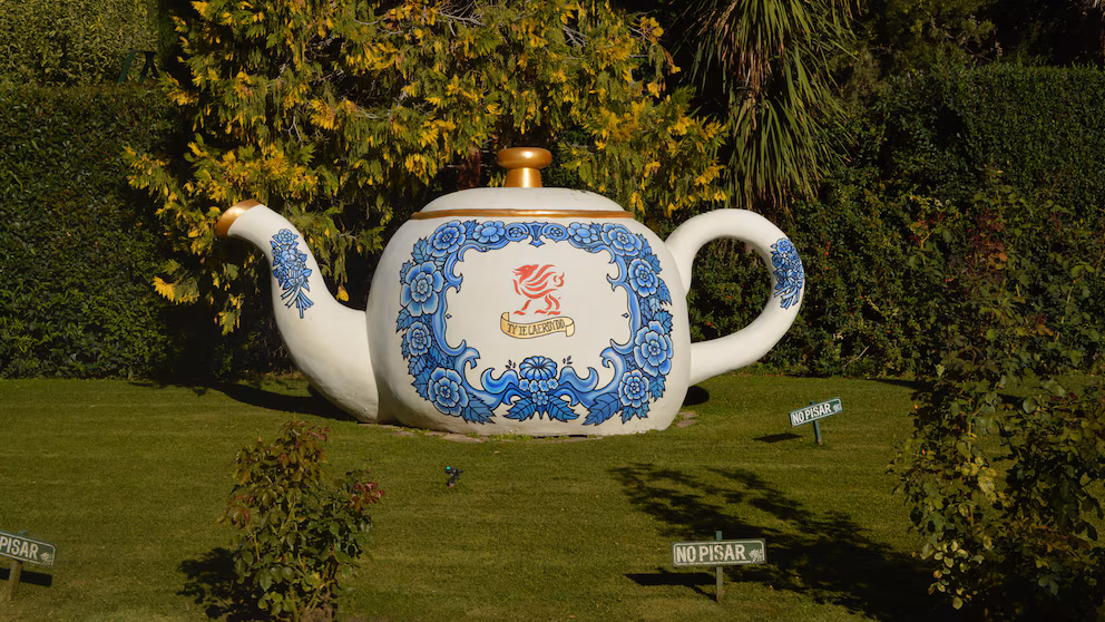 Welsh tea houses in Gaiman offer an authentic cultural and gastronomic experience.