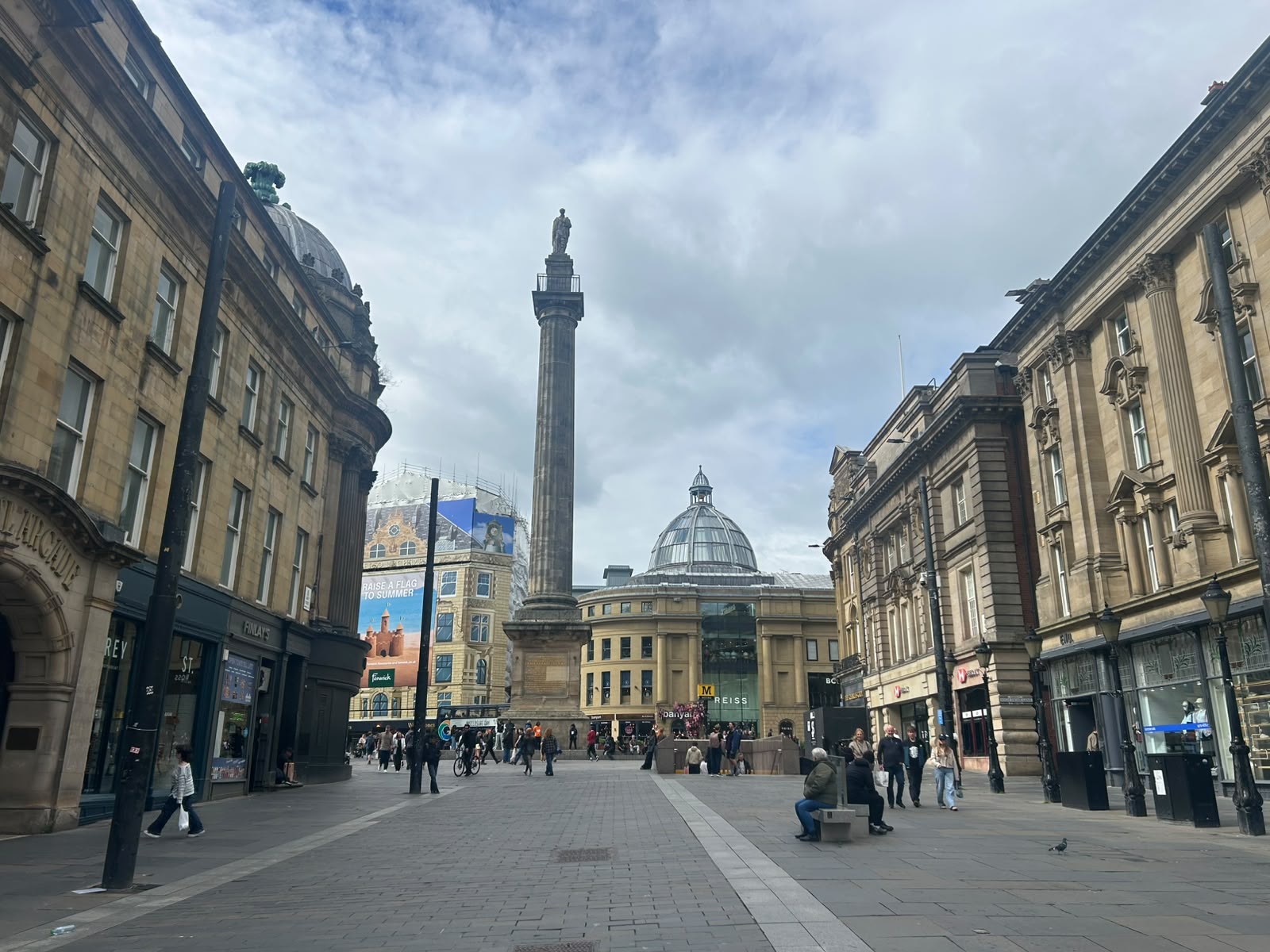 Grey Street, Newcastle. Breathtaking neoclassical architecture in the heart of the city and the 41-meter-high monument dedicated to Charles Grey (the 2nd Earl Grey), British Prime Minister from 1830 to 1834.