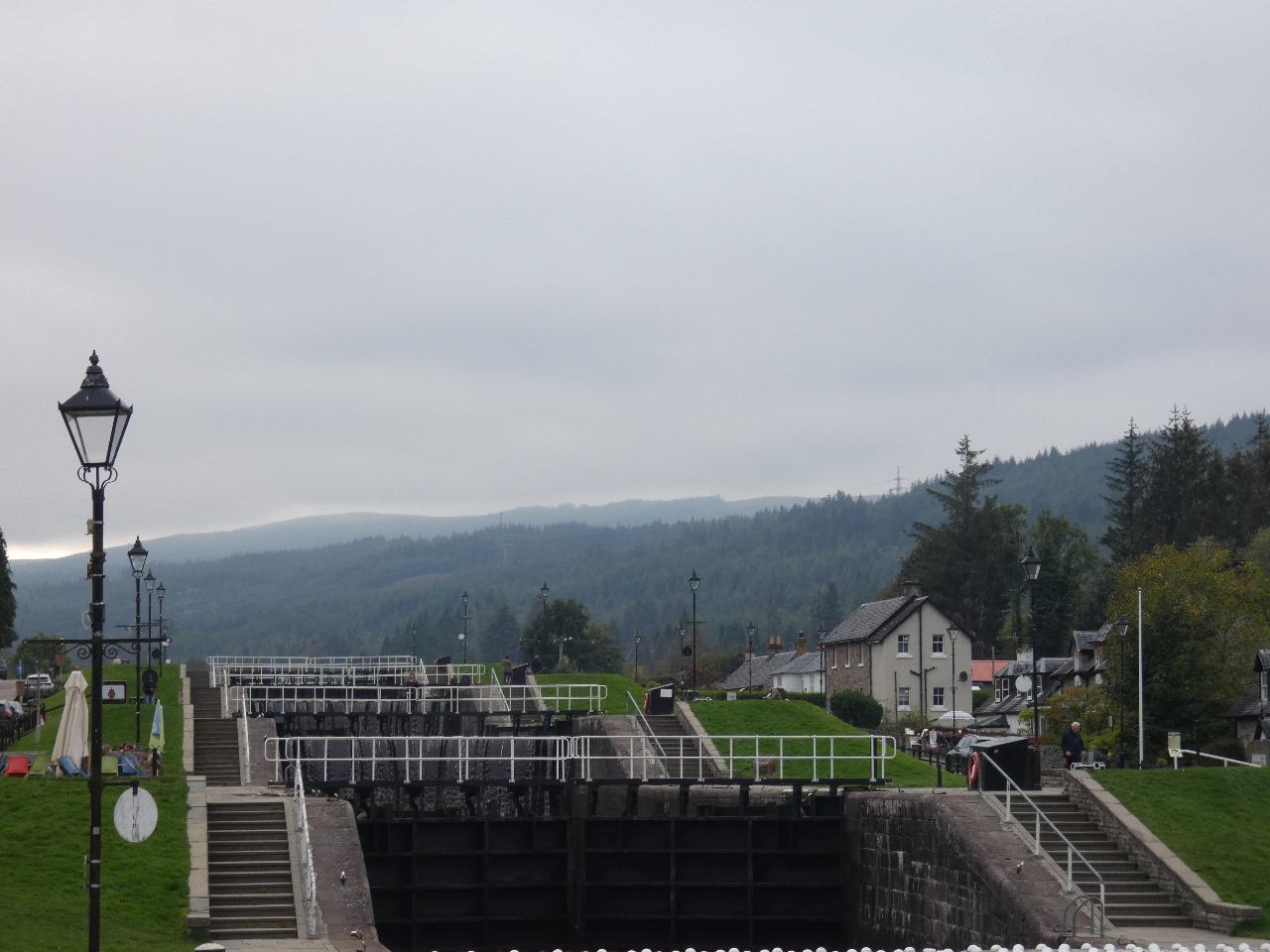 El Canal de Caledonia en Fort Augustus, un hito de la ingeniería del siglo XIX diseñado por Thomas Telford.