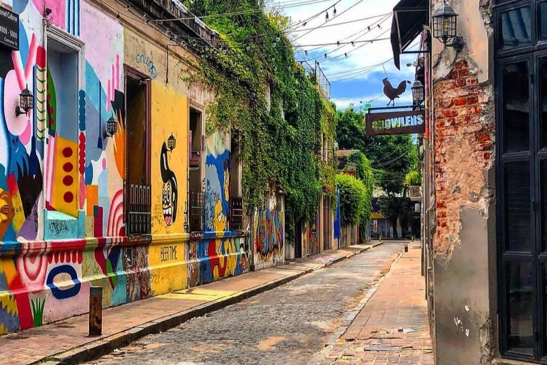 Murales y arte urbano en las calles de Palermo Soho.