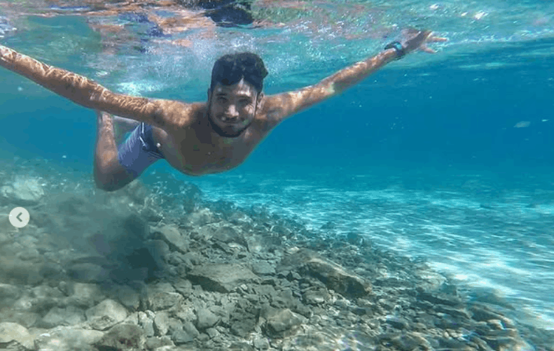 Sumergido en el Lago Correntoso, Villa La Angostura, Argentina.