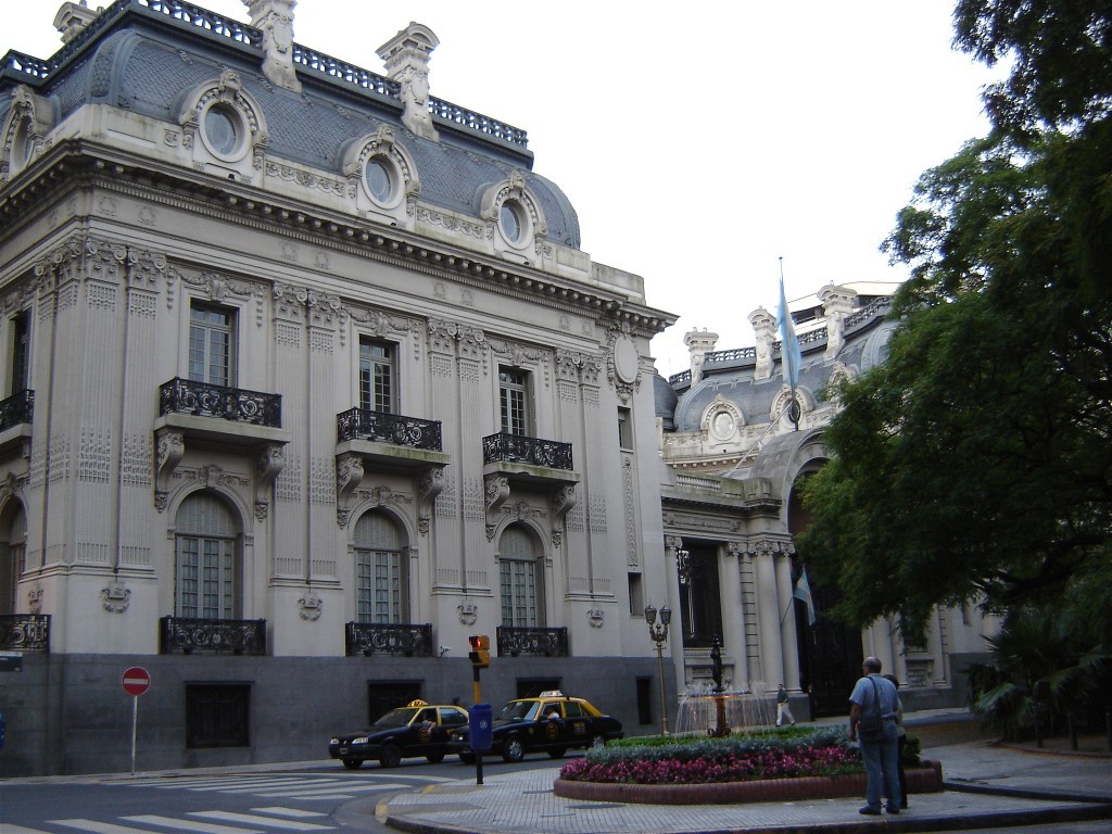 Fachada exterior do Palacio San Martín (ex-Palacio Anchorena) em Retiro.