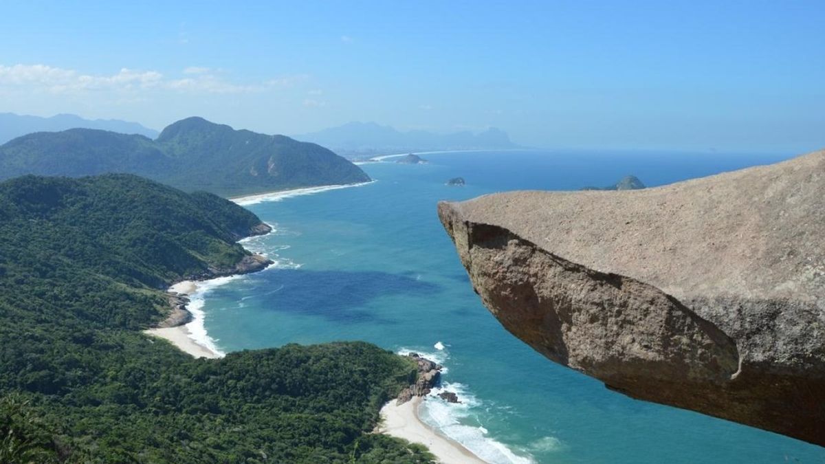 View from Pedra do Telegrafo, the typical photo hanging over the fake cliff.