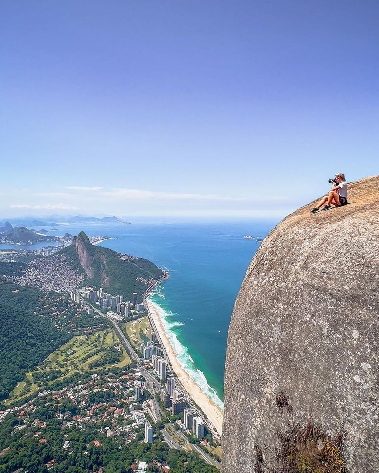 Vista desde Pedra da Gávea en Río de Janeiro, Brasil.