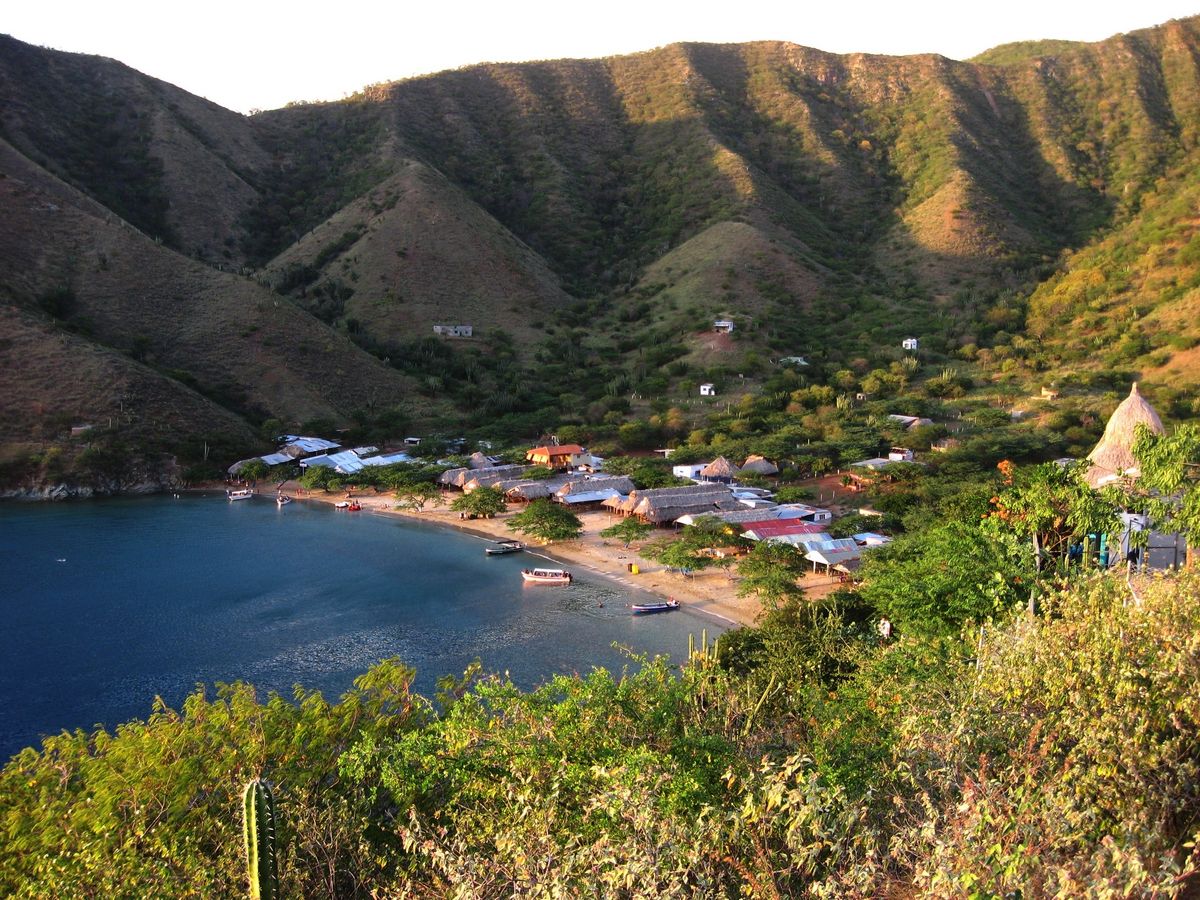 Vista de Playa Grande de Taganga, Santa Marta, Colombia.